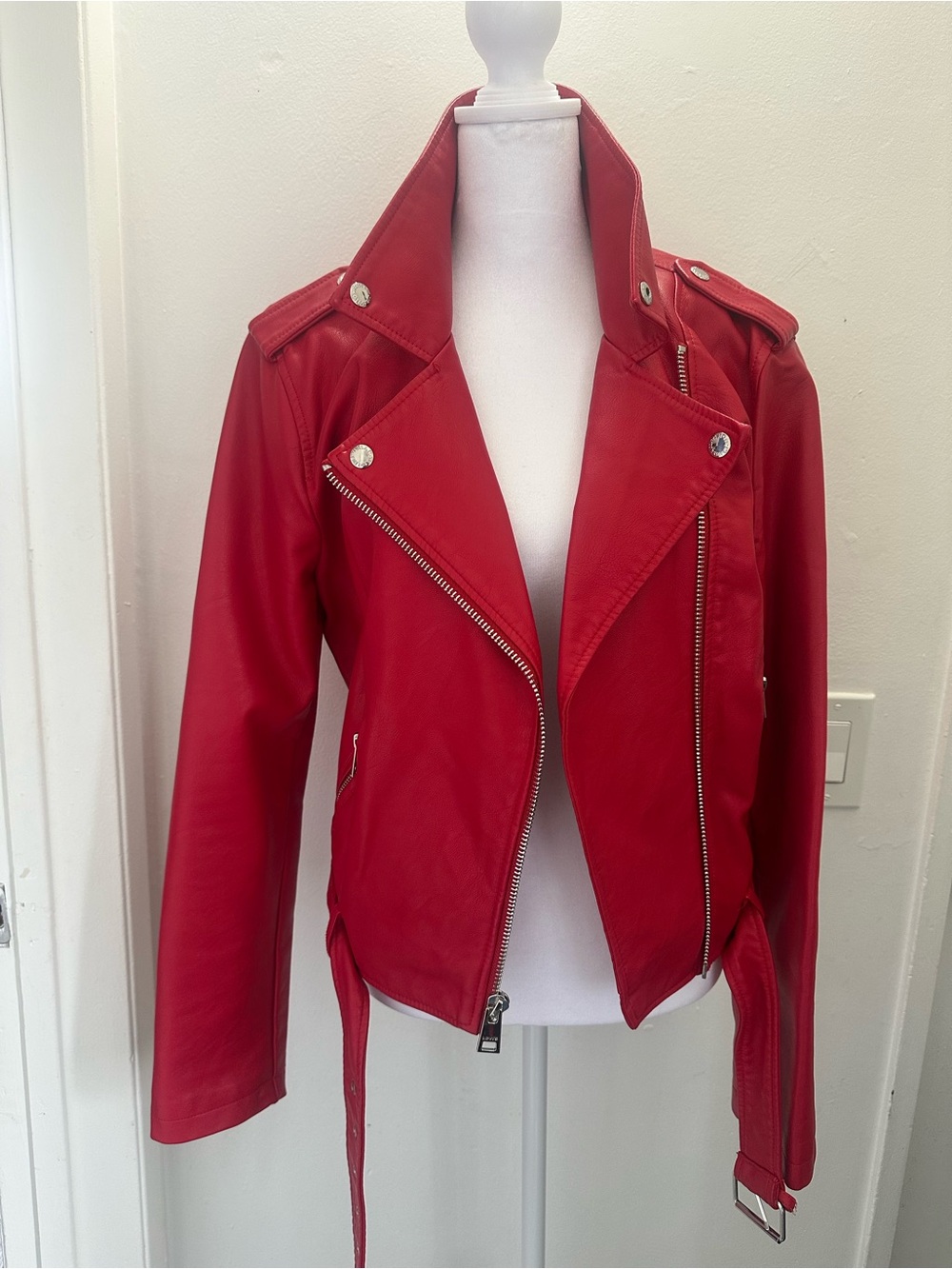 Levi’s Red Faux Leather Moto Jacket - Size L - Iconic Biker Style - Picture 5 of 6